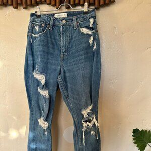 Abercrombie & Fitch Curve Love High Rise Mom Jean | 27 4R